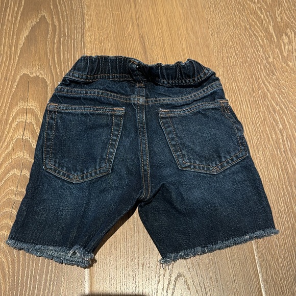 GAP Denim Shorts - Picture 2 of 2